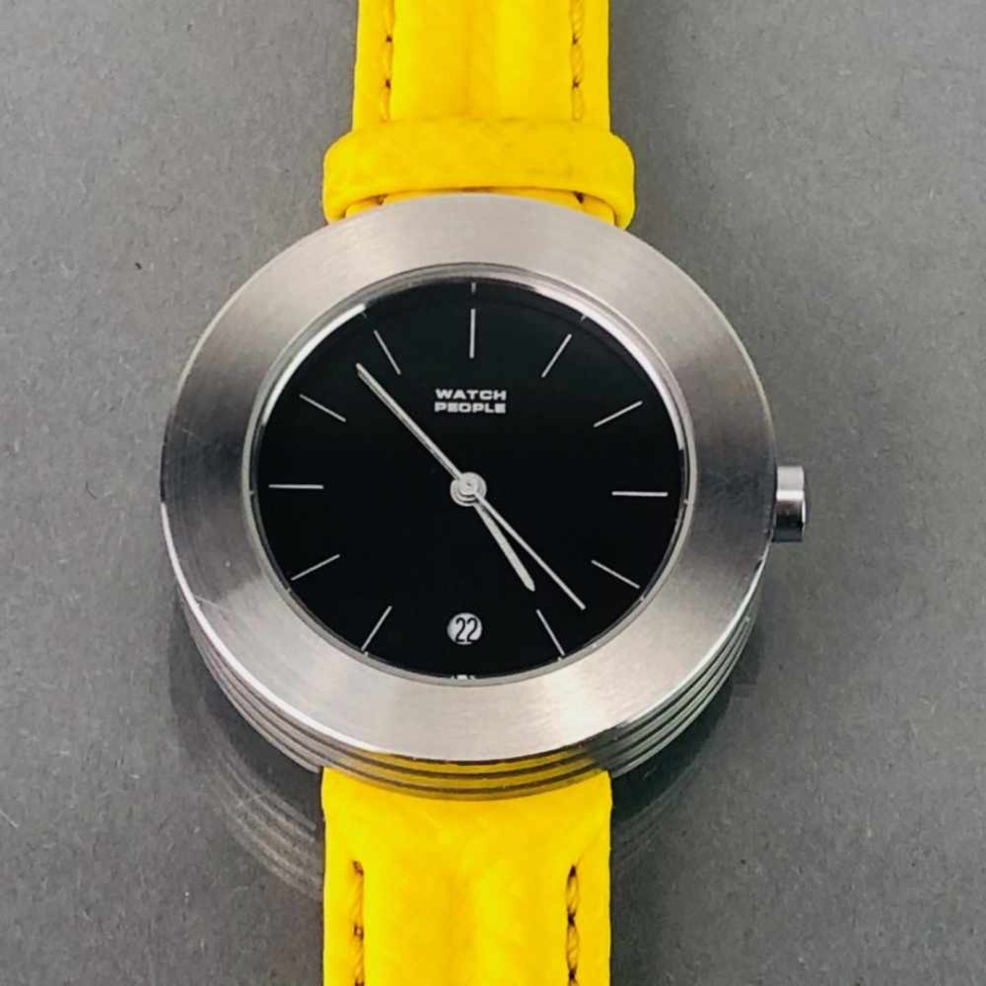 WATCHPEOPLE Armbanduhr TOTO silber/schwarz und gelb. Unisex.WatchPeople Toto, Edelstahl, - Image 2 of 2