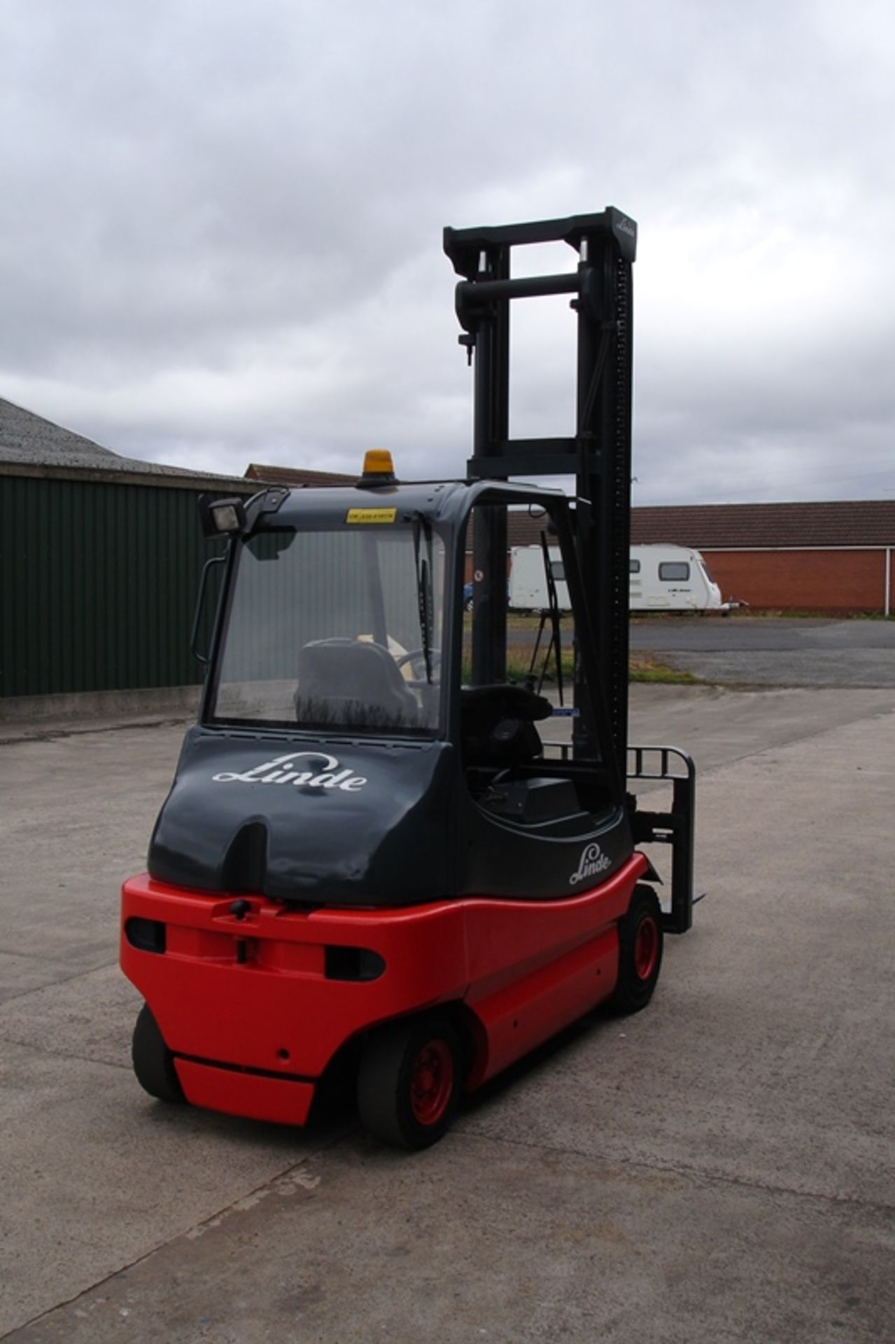 Linde 3 Ton Electric Forklift - Image 3 of 6