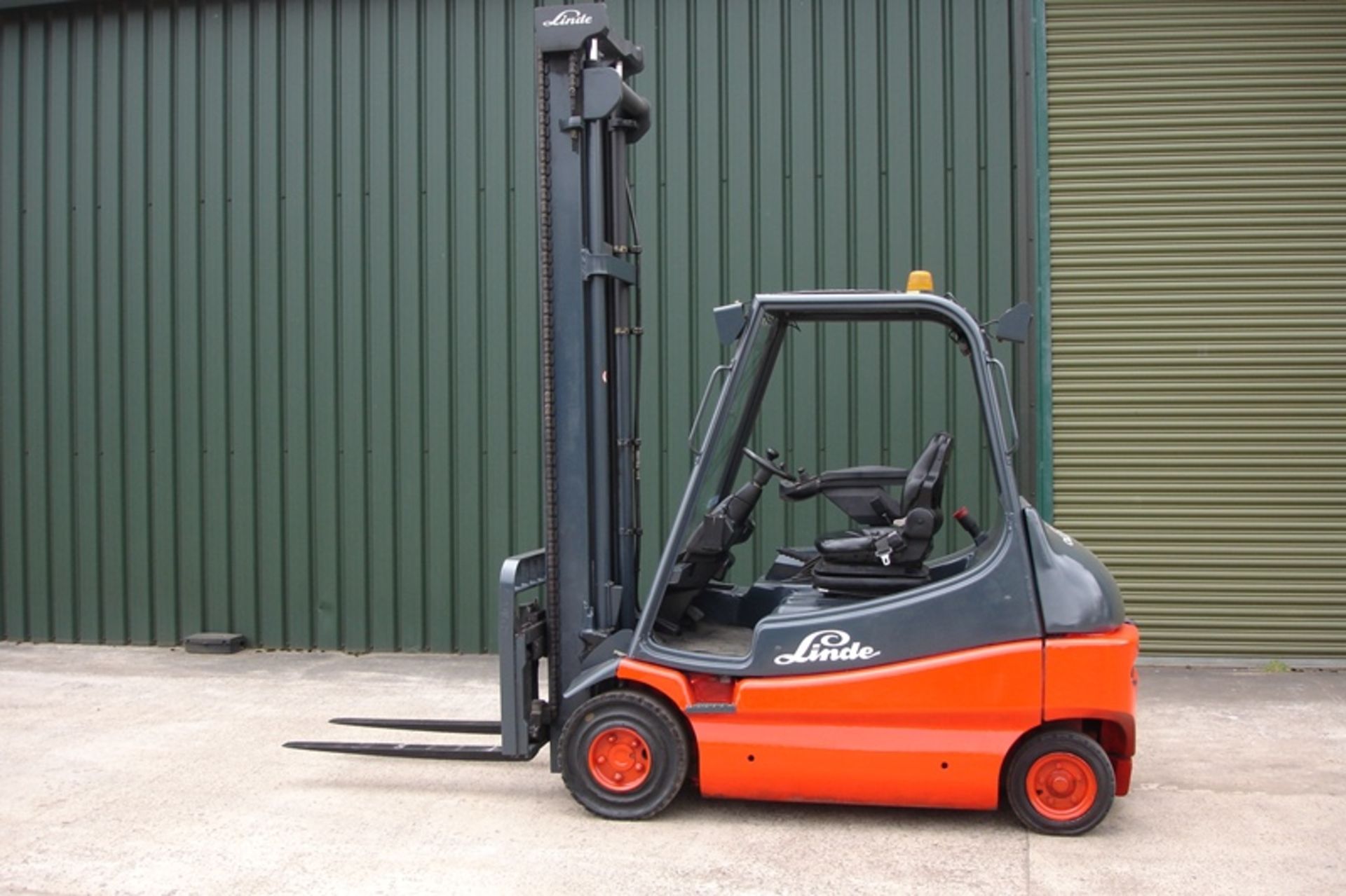 Linde 3 Ton Electric Forklift