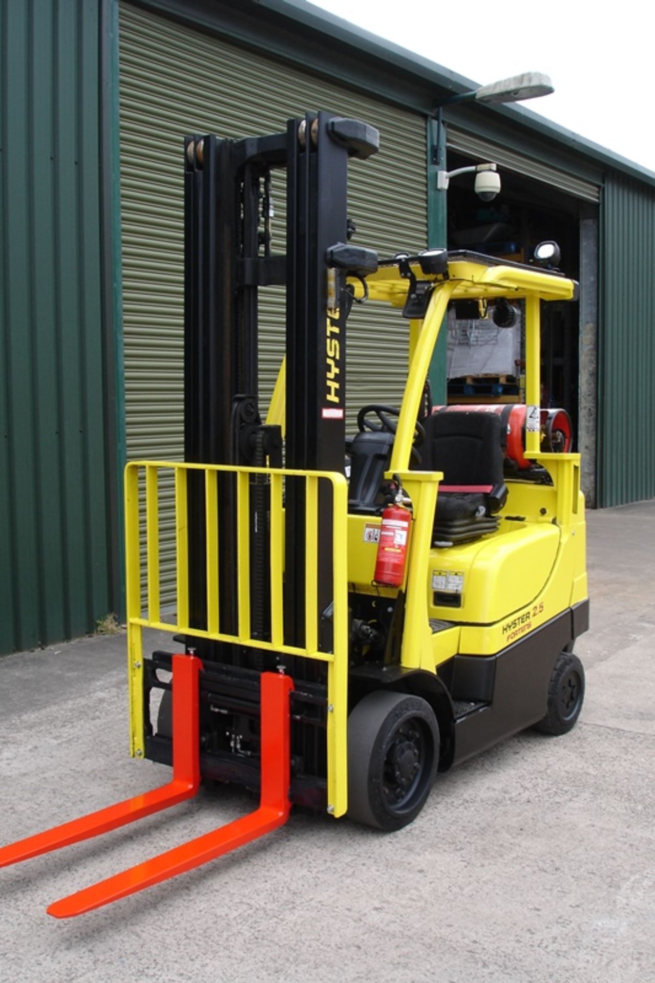 Hyster 2.5 Ton Forklift (2013) - Image 5 of 6