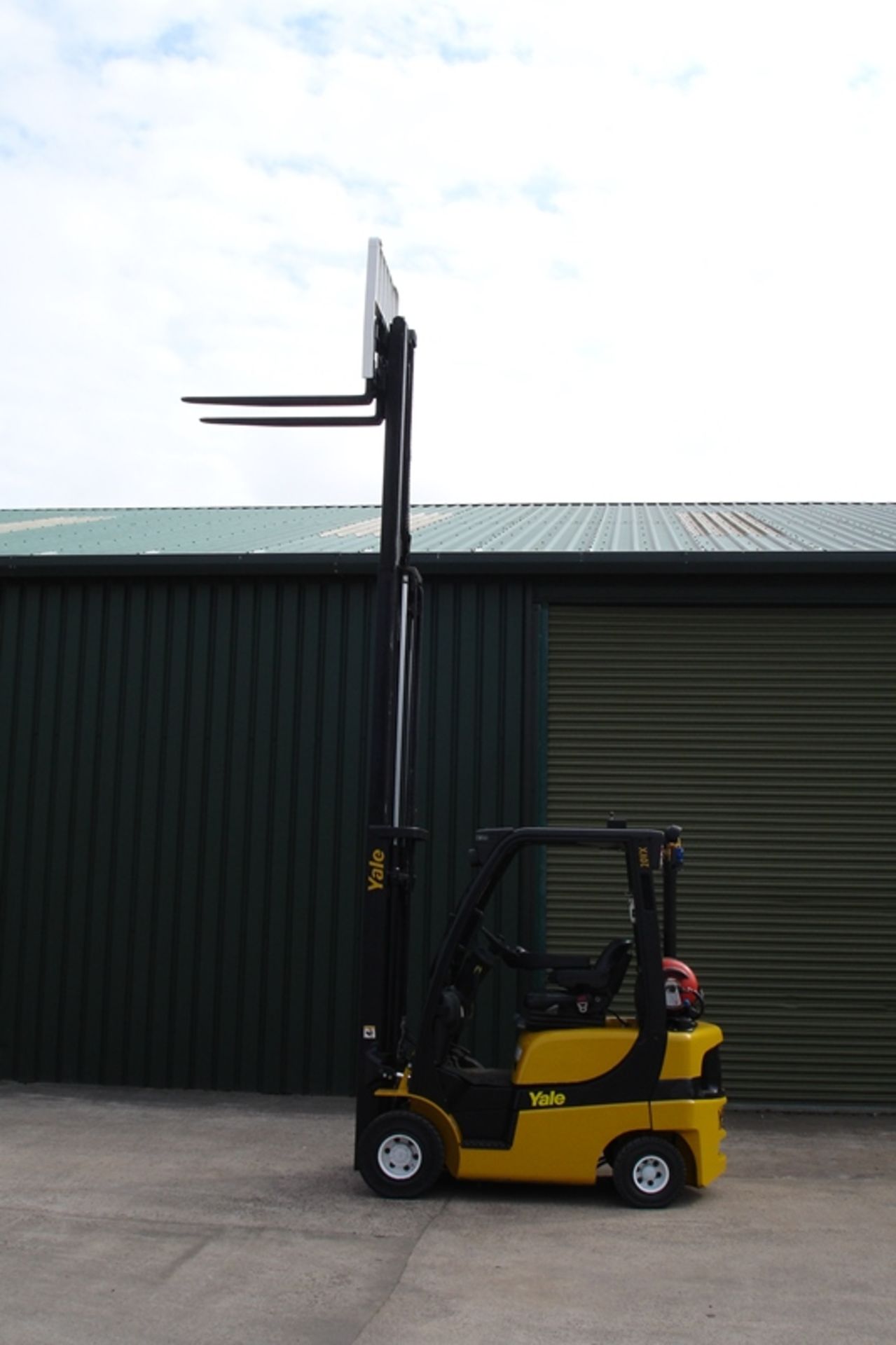 Yale 2 ton Forklift (2013) - Image 6 of 6