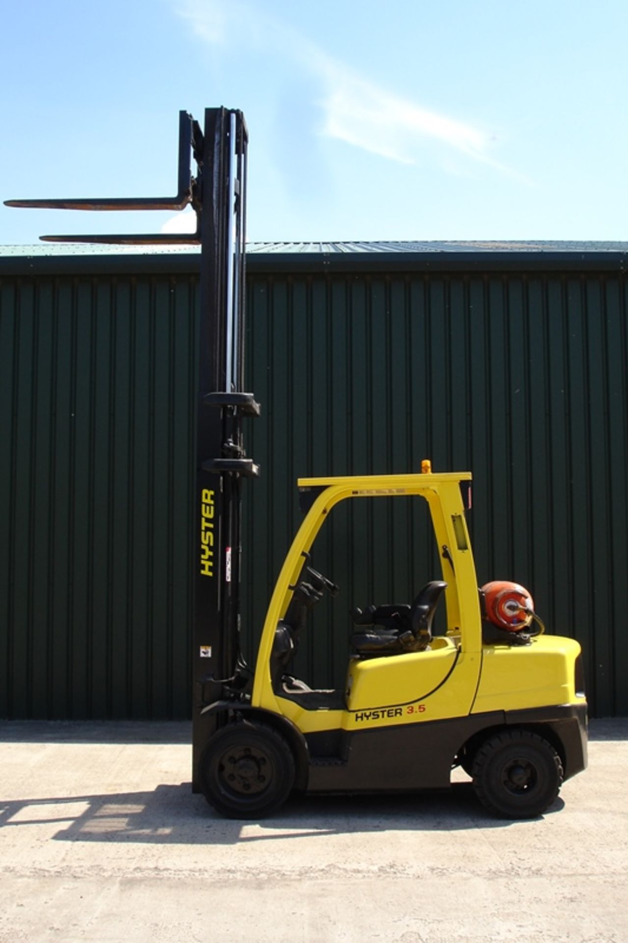 Hyster 2.5 Ton Forklift - Image 5 of 5