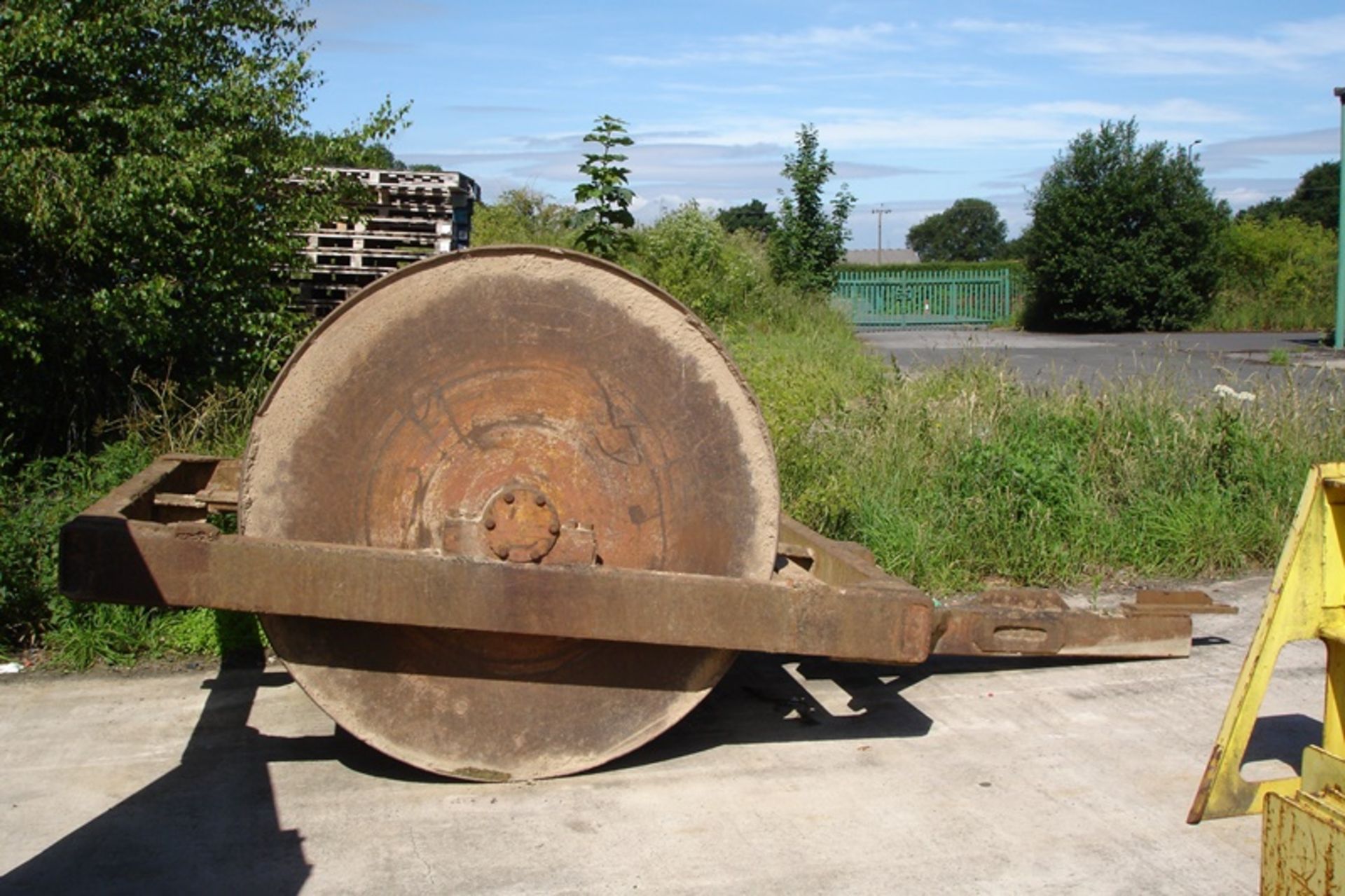 Large heavy Towable Roller - Image 2 of 3