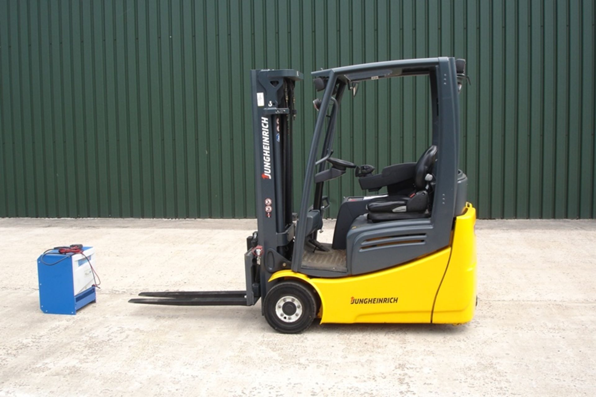 Jungheinrich 1.5 ton electric Forklift. ( 2015 )