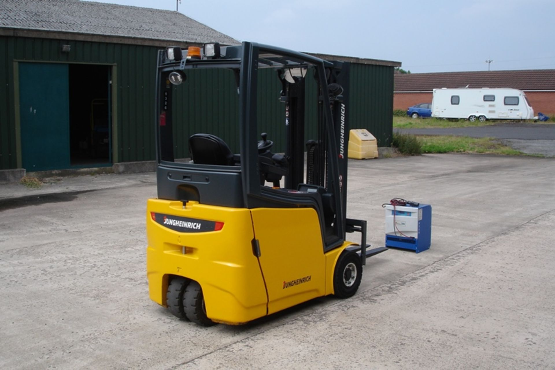 Jungheinrich 1.5 ton electric Forklift. ( 2015 ) - Image 3 of 8