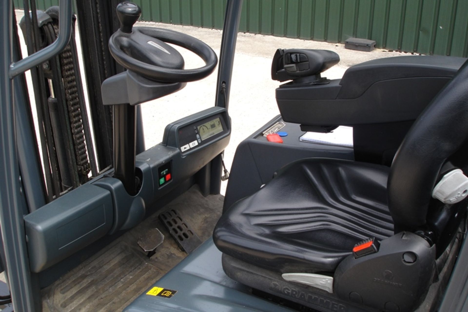 Jungheinrich 1.5 ton electric Forklift. ( 2015 ) - Image 5 of 8