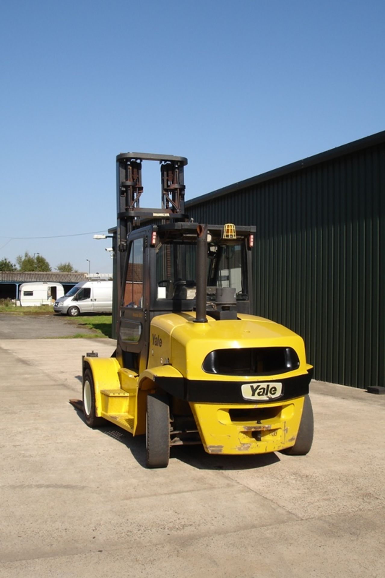 Yale 7 ton Forklift (2014) - Image 2 of 9