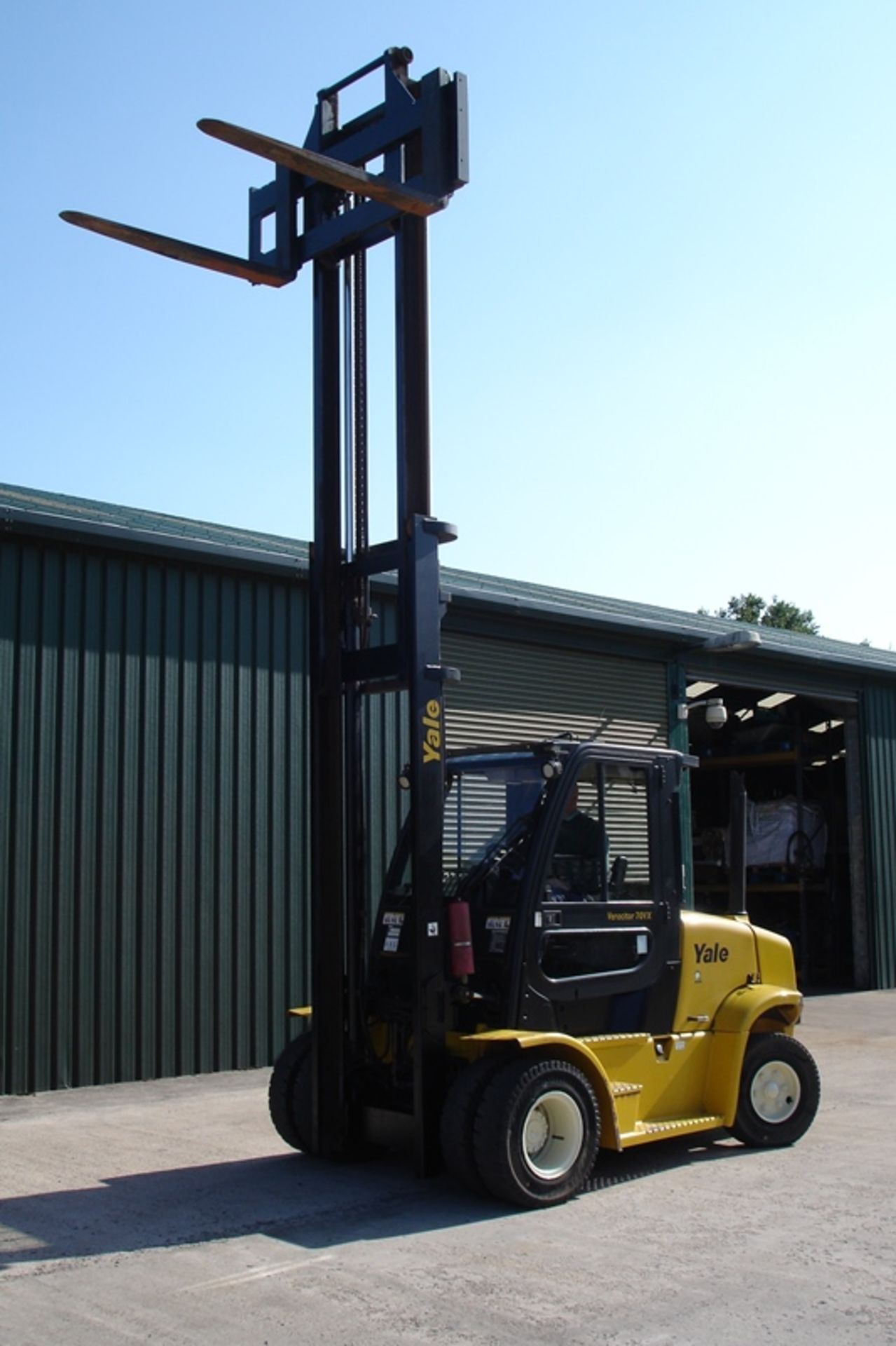 Yale 7 ton Forklift (2014) - Image 9 of 9