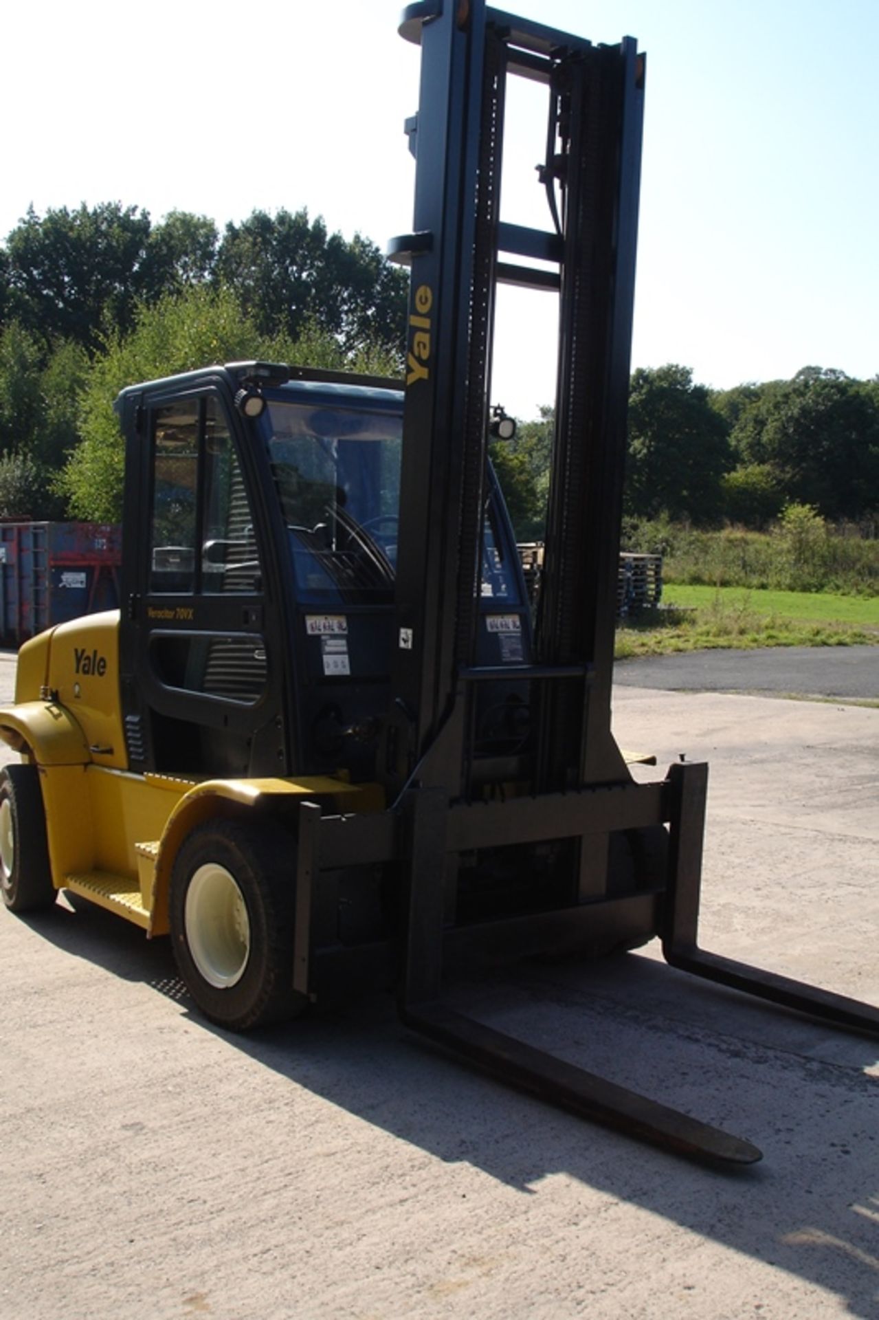 Yale 7 ton Forklift (2014) - Image 5 of 9