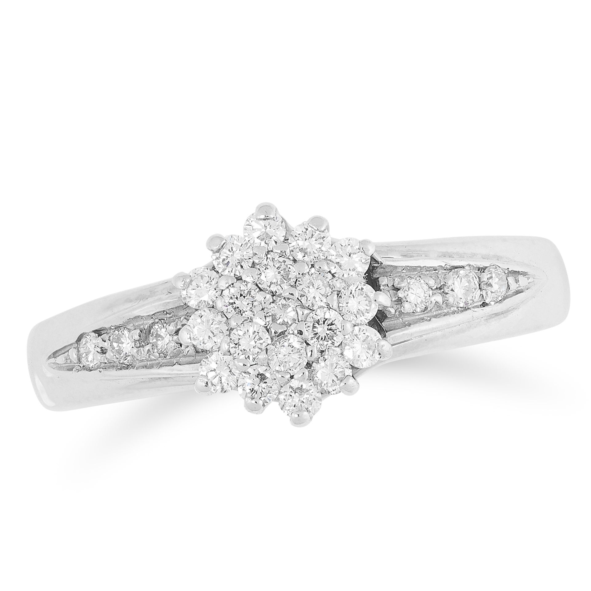 DIAMOND CLUSTER RING set with round cut diamonds, size O / 7, 4.6g.