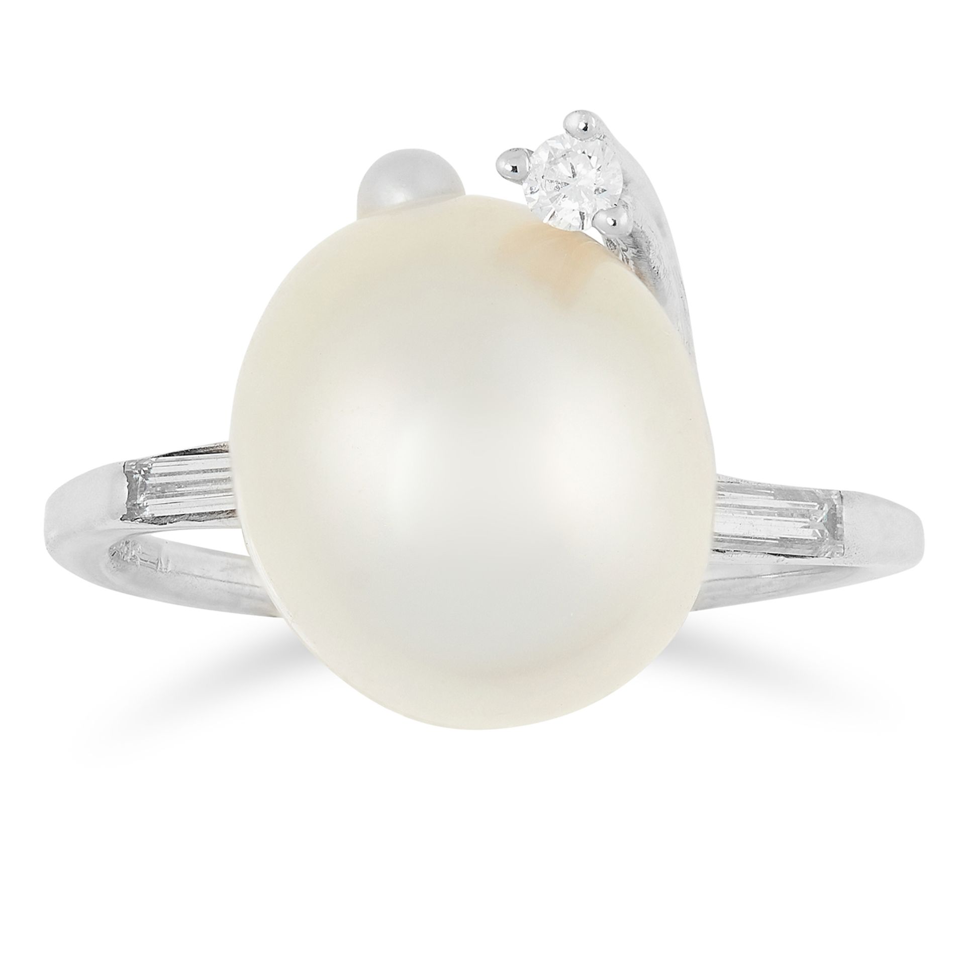 PEARL AND DIAMOND DRESS RING set with a pearl and round and baguette cut diamonds, size O / 7, 4.