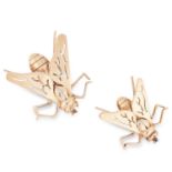 A PAIR OF FLY INSECT BROOCHES, BOUCHERON in yellow gold, comprising of a larger and a smaller fly,