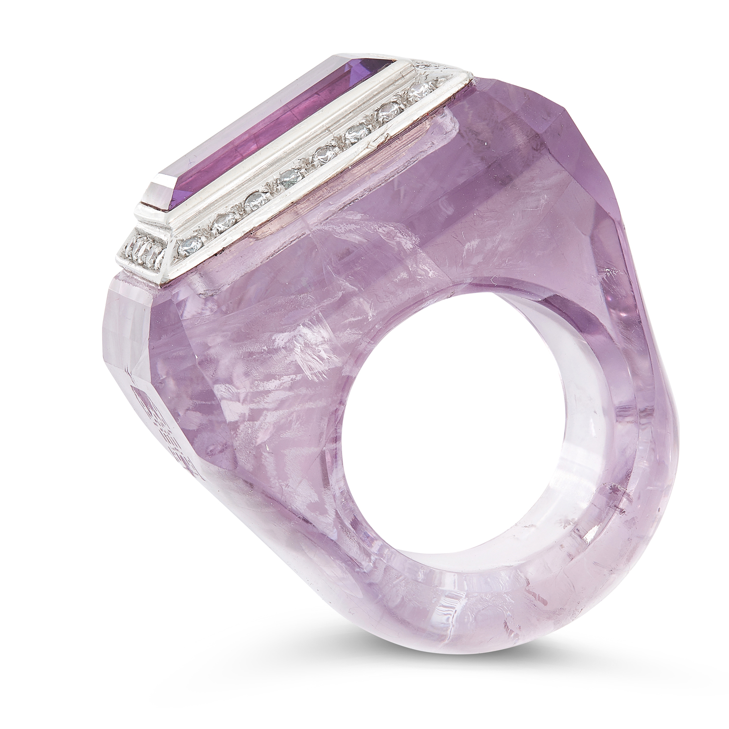 AN AMETHYST AND DIAMOND DRESS RING comprising of a polished amethyst shank set with a central step - Image 2 of 2