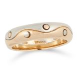 AN ONDA RING, BULGARI engraved in undulating design, signed Bulgari, size L / 6, 6.8g.