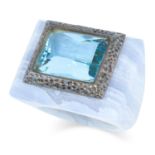 A LACE AGATE AND BLUE TOPAZ DRESS RING set with a polished lace agate shank, set with a central