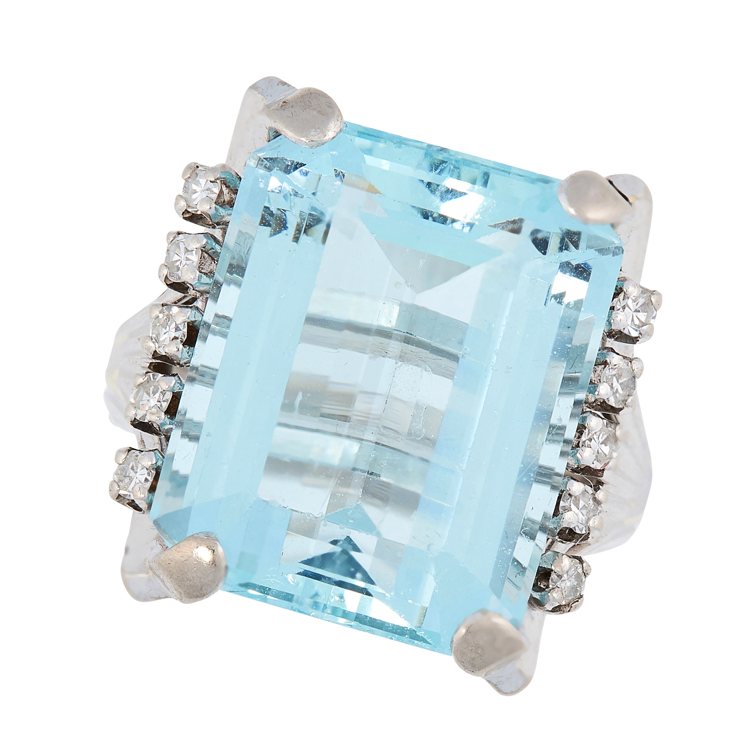 AN AQUAMARINE AND DIAMOND RING in 18ct white gold, set with an emerald cut aquamarine of 14.59