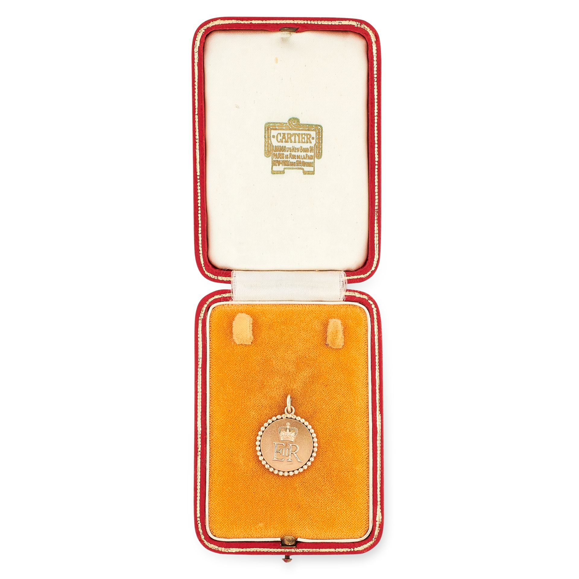 A ROYAL GOLD MEDALLION, CARTIER 1955 in 9ct yellow gold, with the royal cipher of Queen Elizabeth - Bild 2 aus 3