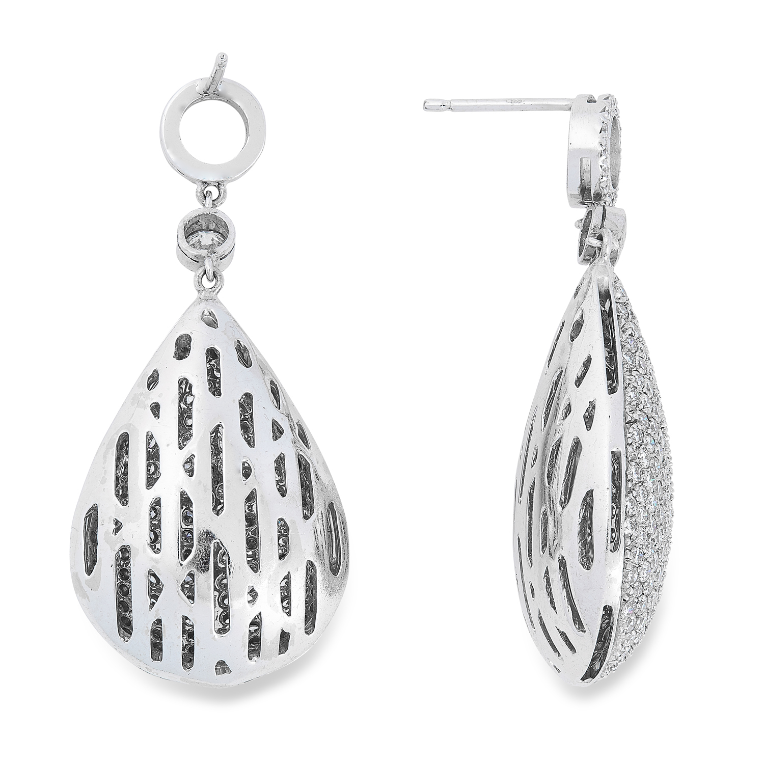 A DIAMOND PENDANT AND EARRINGS SUITE comprising a pair of earrings, pendant and chain, in teardrop - Image 4 of 4