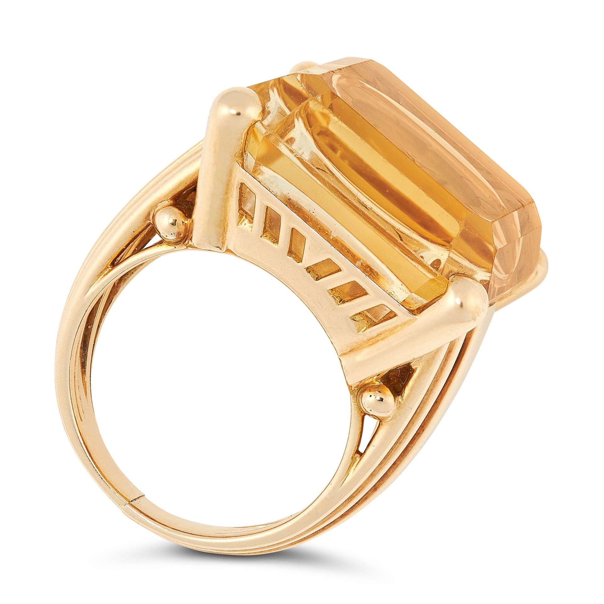 A CITRINE AND GOLD RING WATCH, JAEGER LE COULTRE 1950s in 18ct yellow gold, set with an emerald - Bild 2 aus 2