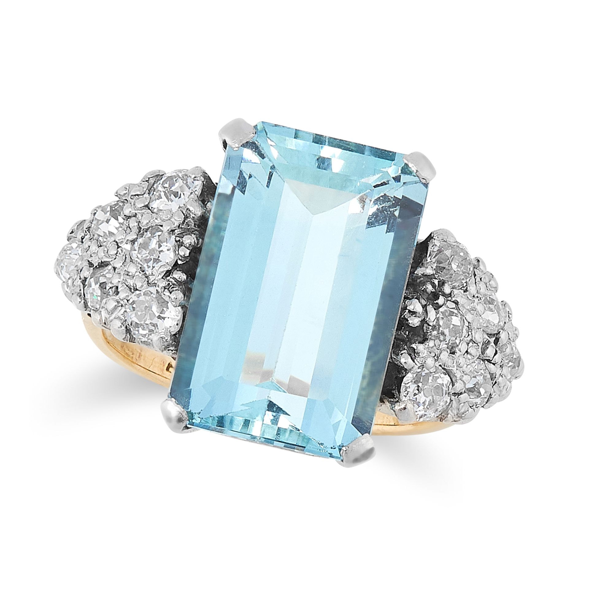 AN ART DECO AQUAMARINE AND DIAMOND RING in yellow gold, set with an emerald cut aquamarine of 5.00