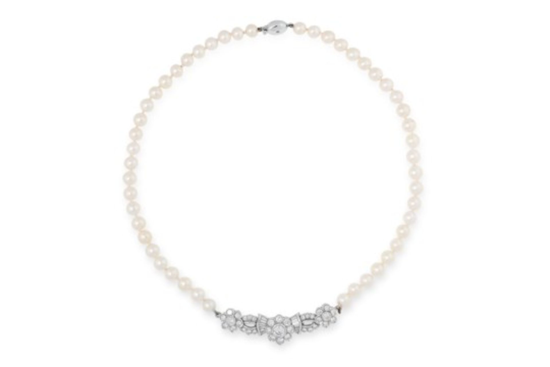 A PEARL AND DIAMOND NECKLACE comprising a single row of twenty-four pearls of 6.0mm, suspending a