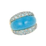 A BLUE HARDSTONE BOMBE RING, set with a blue hard stone and round cut blue stones, size M / 6, 7.1g.