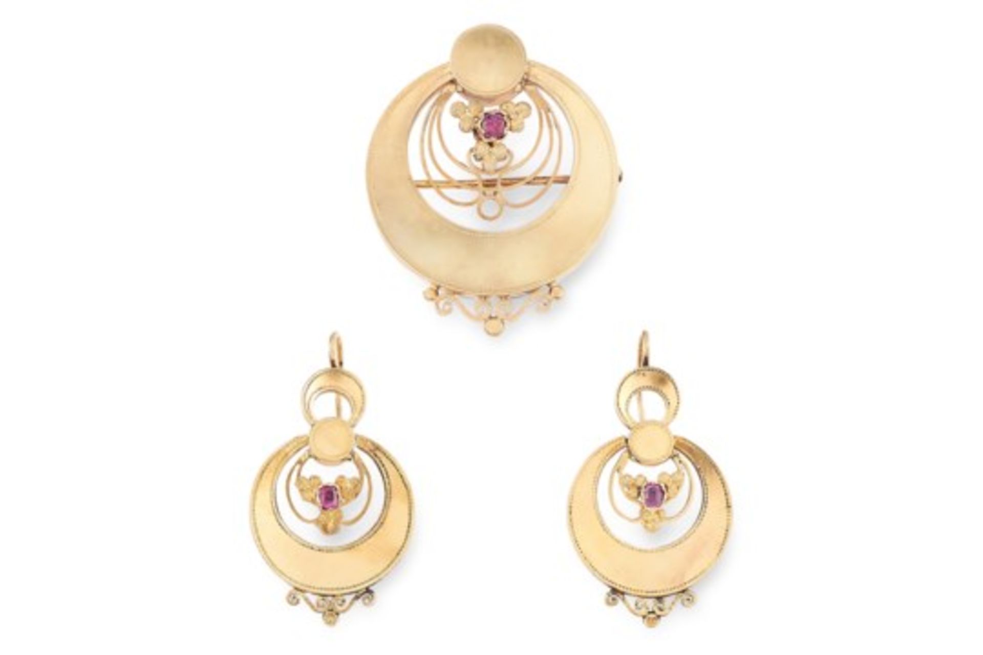 AN ANTIQUE RUBY EARRING AND BROOCH / PENDANT SUITE in 18ct yellow gold, in Art Nouveau design each