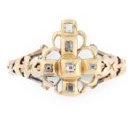 AN ANTIQUE DIAMOND DRESS RING, 18TH CENTURY in high carat yellow gold, the central cross motif set