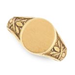AN ANTIQUE SIGNET / SEAL RING, EARLY 20TH CENTURY in 18ct yellow gold, the tapering band with a