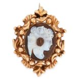 AN ANTIQUE CAMEO BROOCH, 19TH CENTURY in yellow gold, set with an oval cameo, carved to depict the