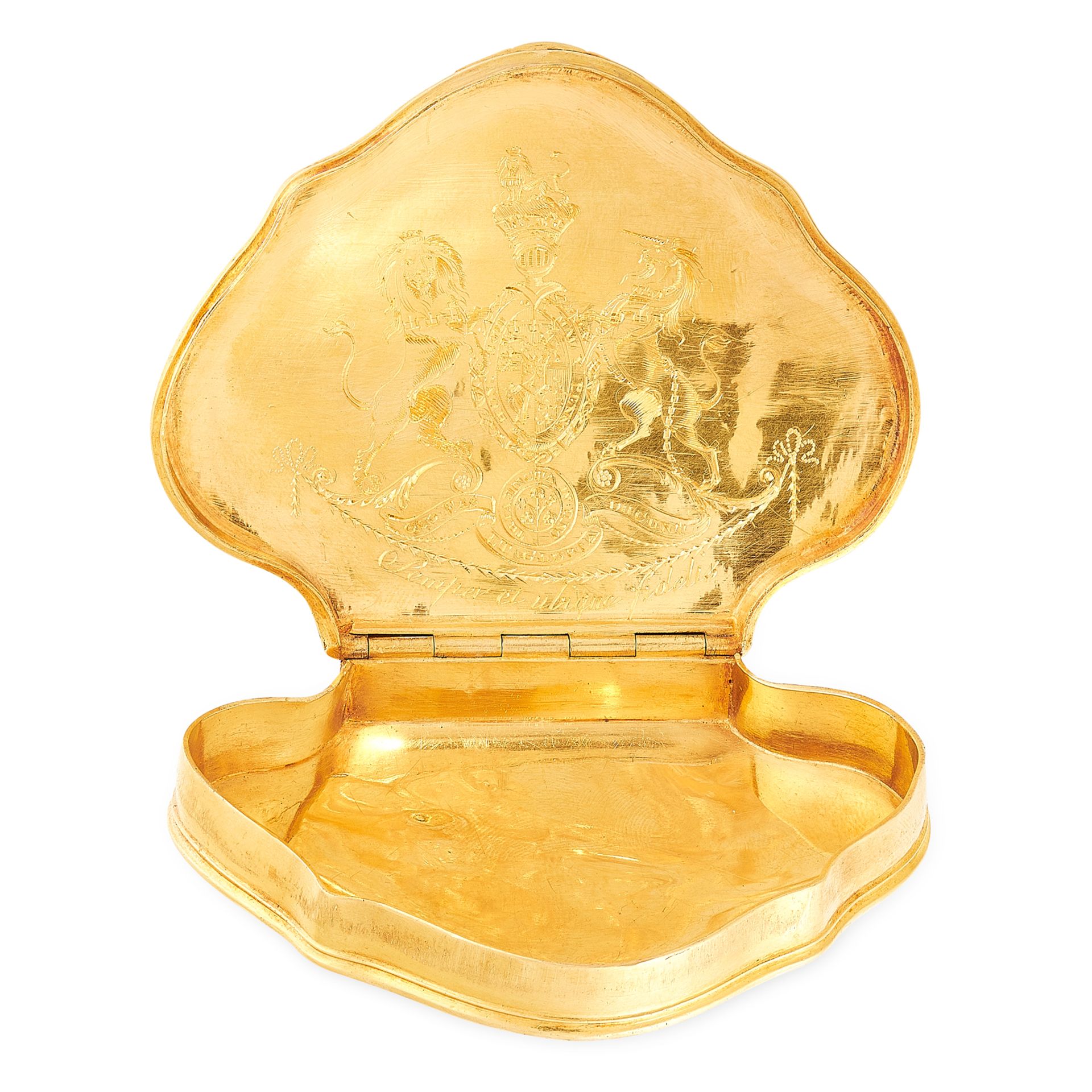 ANTIQUE GOLD REGIMENTAL SNUFF BOX, CIRCA 1750 in 18ct yellow gold, the lid is set with a scene of - Bild 2 aus 2