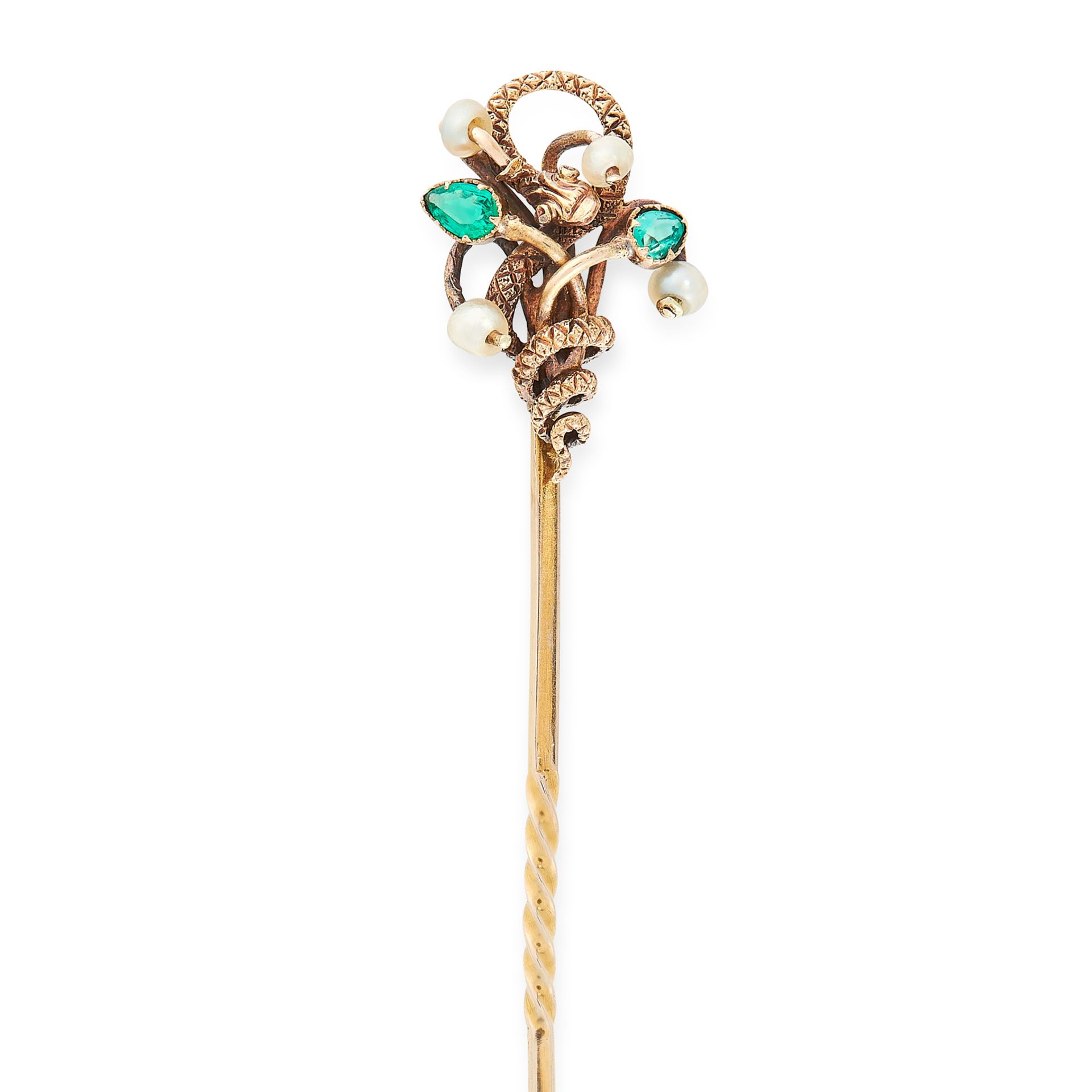 AN ANTIQUE PEARL AND EMERALD SNAKE TIE PIN in yellow gold, designed as a snake coiled around itself,