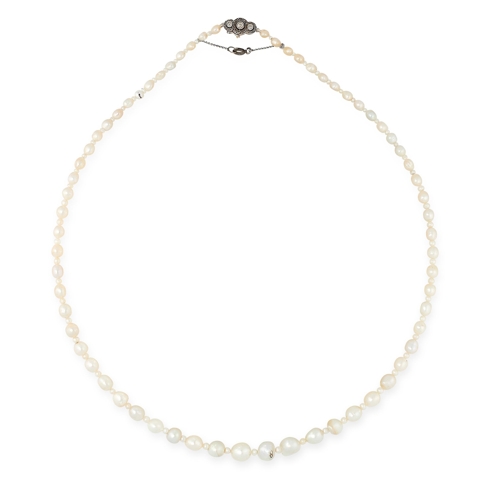 AN ANTIQUE NATURAL PEARL AND DIAMOND NECKLACE in yellow gold and silver, comprising a single row