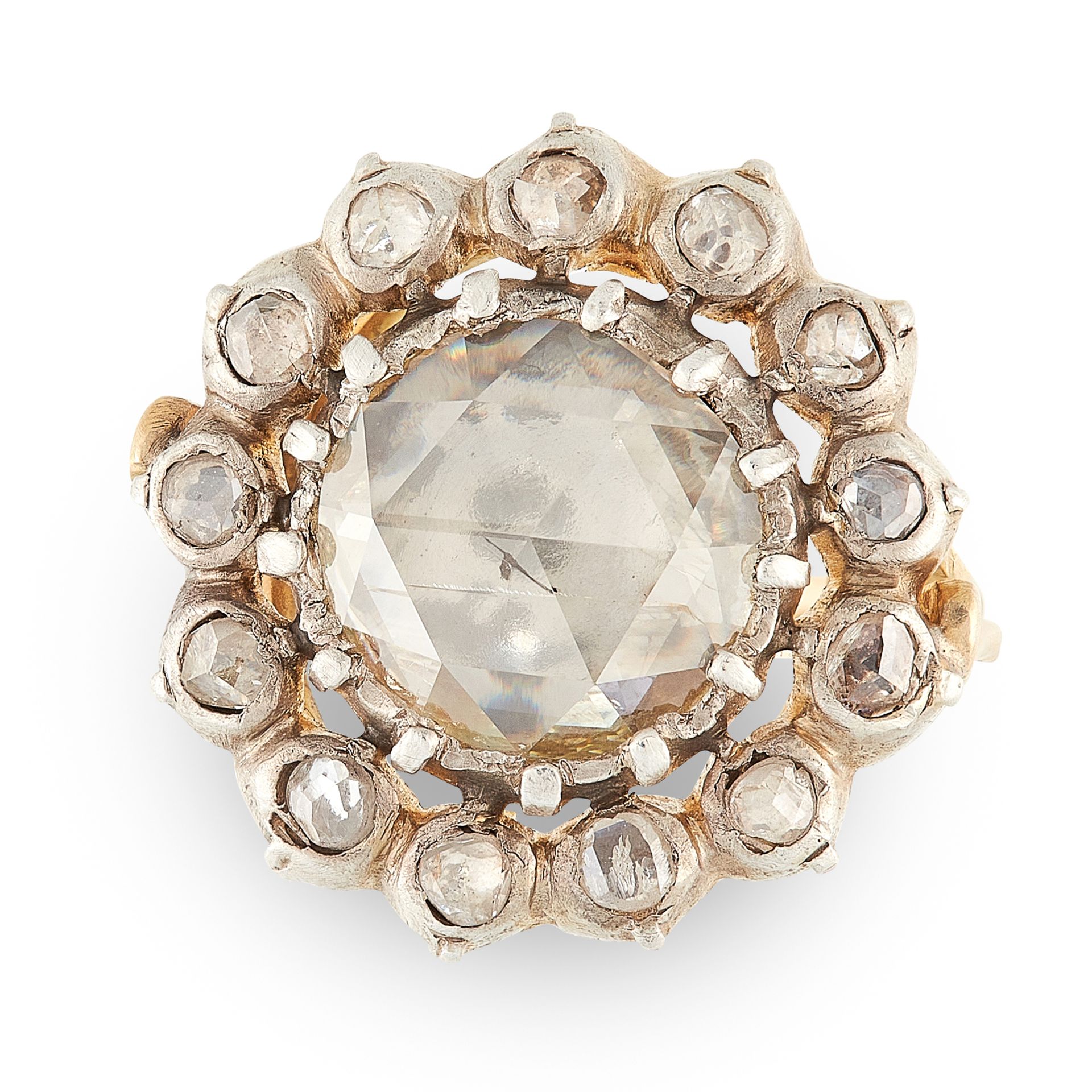 AN ANTIQUE GEORGIAN DIAMOND CLUSTER RING in high carat yellow gold, set with rose cut diamonds