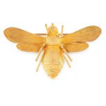AN ANTIQUE BEE BROOCH in 15ct yellow gold, designed as a bee, with textured detail to the body and