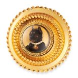 AN ANTIQUE REVERSE CARVED INTAGLIO MOURNING LOCKET BROOCH, 19TH CENTURY in high carat yellow gold,