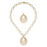 A VINTAGE DIAMOND PENDANT NECKLACE in yellow gold, in the manner of Van Cleef & Arpels, designed