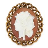 AN ANTIQUE CAMEO BROOCH, 19TH CENTURY in yellow gold, the oval body carved in detail to depict the