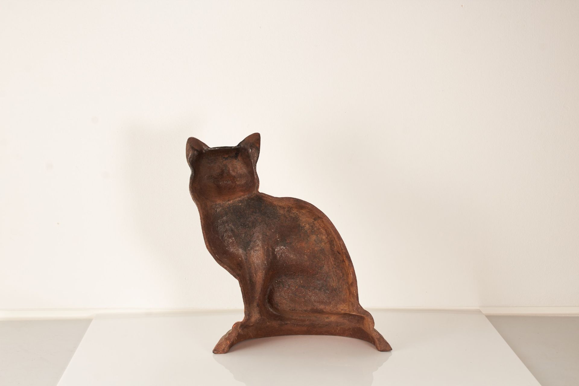 A 20th century cast iron novelty cat door stop - Bild 2 aus 2