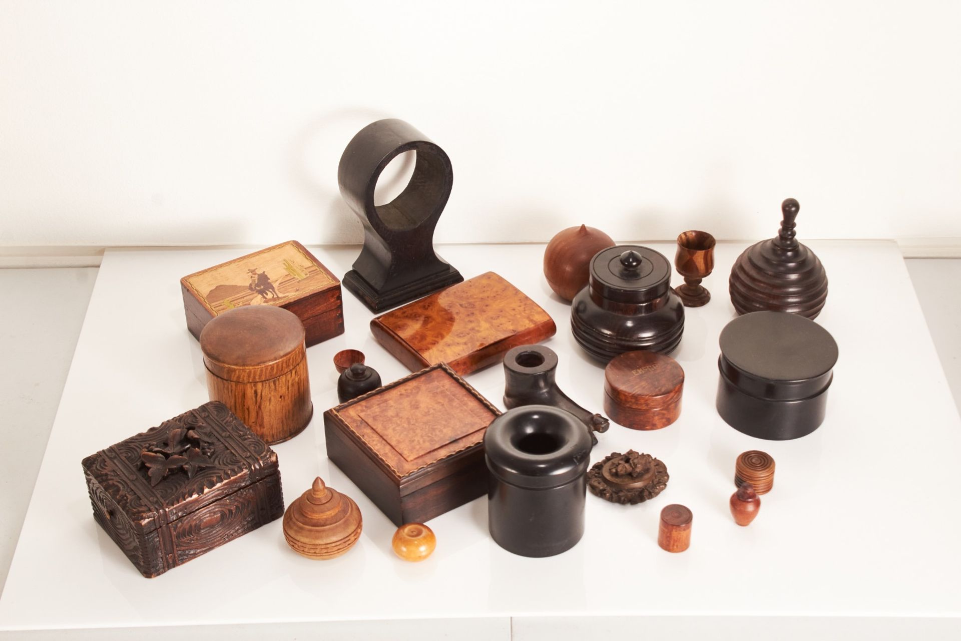 A collection of treen and other wooden items