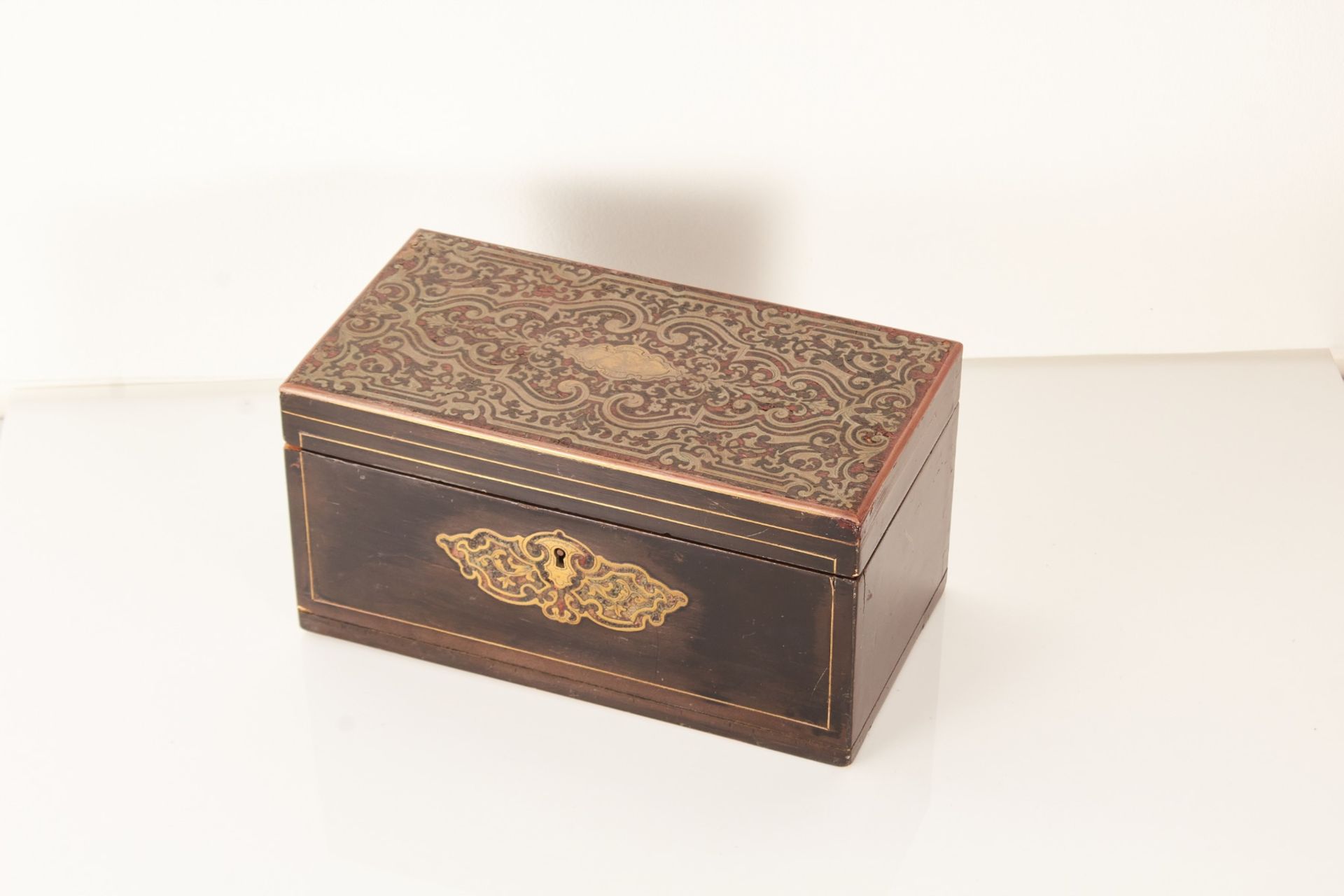 A mid-19th century French or English Boulle style inlaid tortoiseshell tea caddy, circa 1860