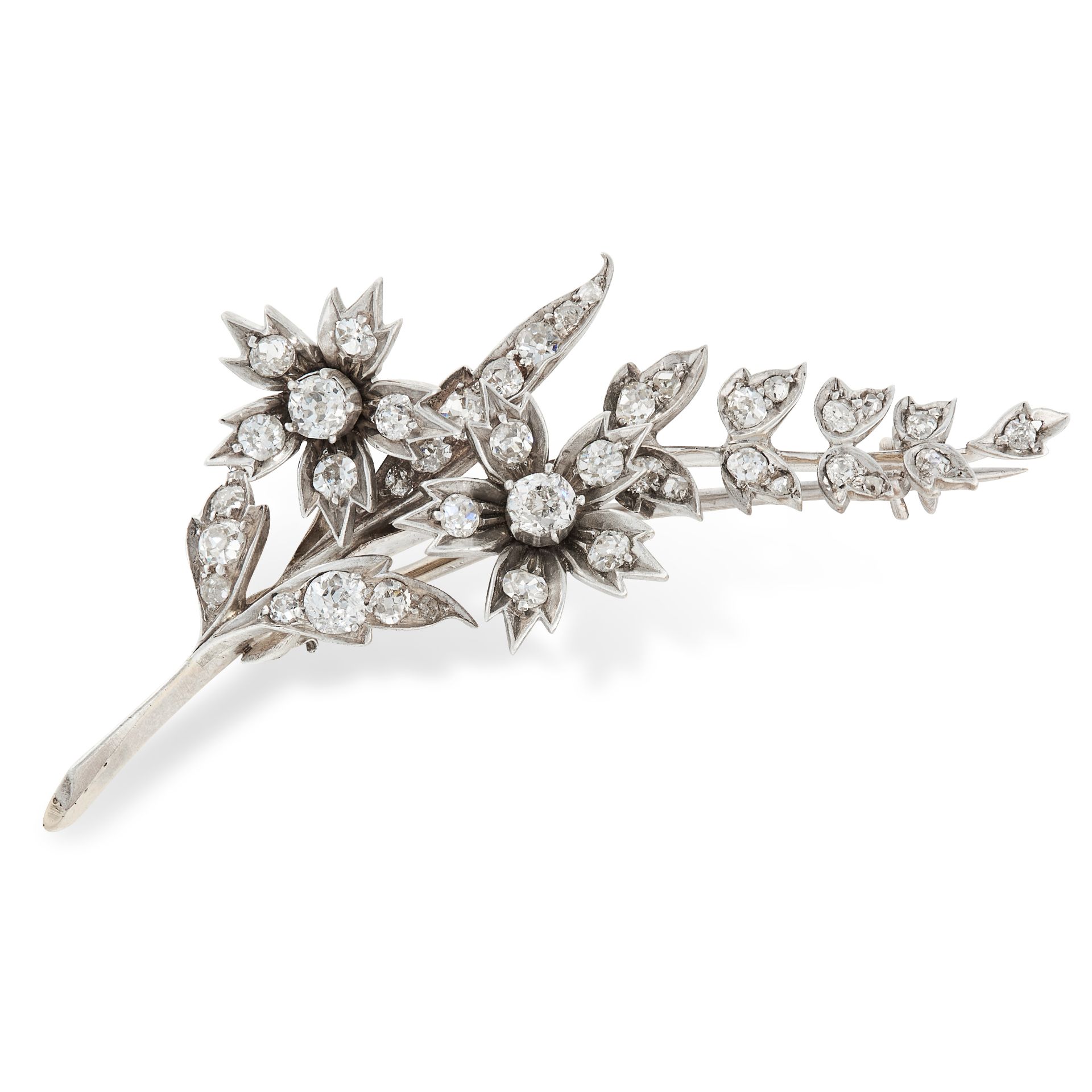 AN ANTIQUE DIAMOND BROOCH, 19TH CENTURY in yellow gold and silver, designed to depict a branch of