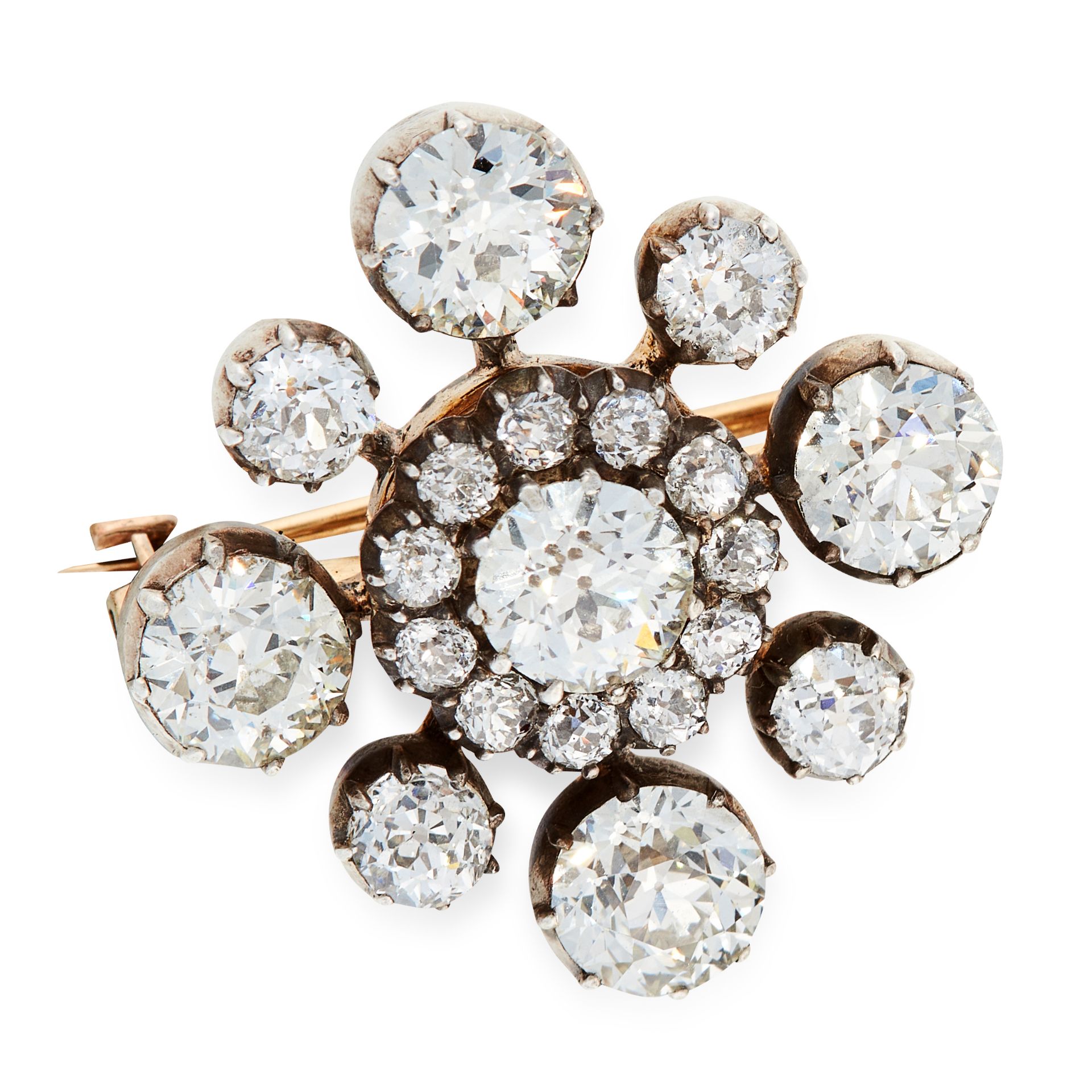 AN ANTIQUE DIAMOND BROOCH / PENDANT, 19TH CENTURY in high carat yellow gold and silver, set with a