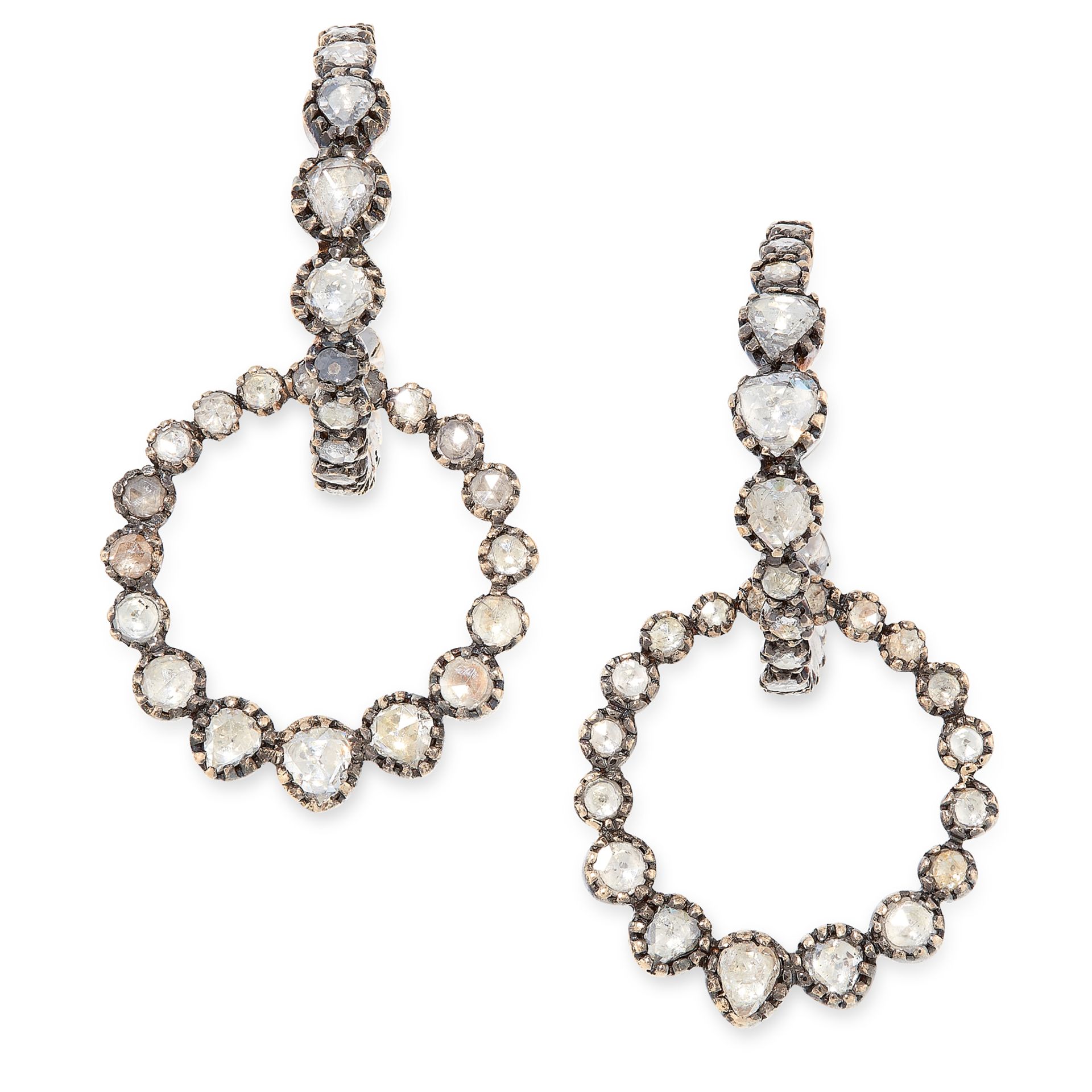 A PAIR OF ANTIQUE GEORGIAN DIAMOND HOOP EARRINGS, CIRCA 1800 in yellow gold and silver, each - Bild 2 aus 2