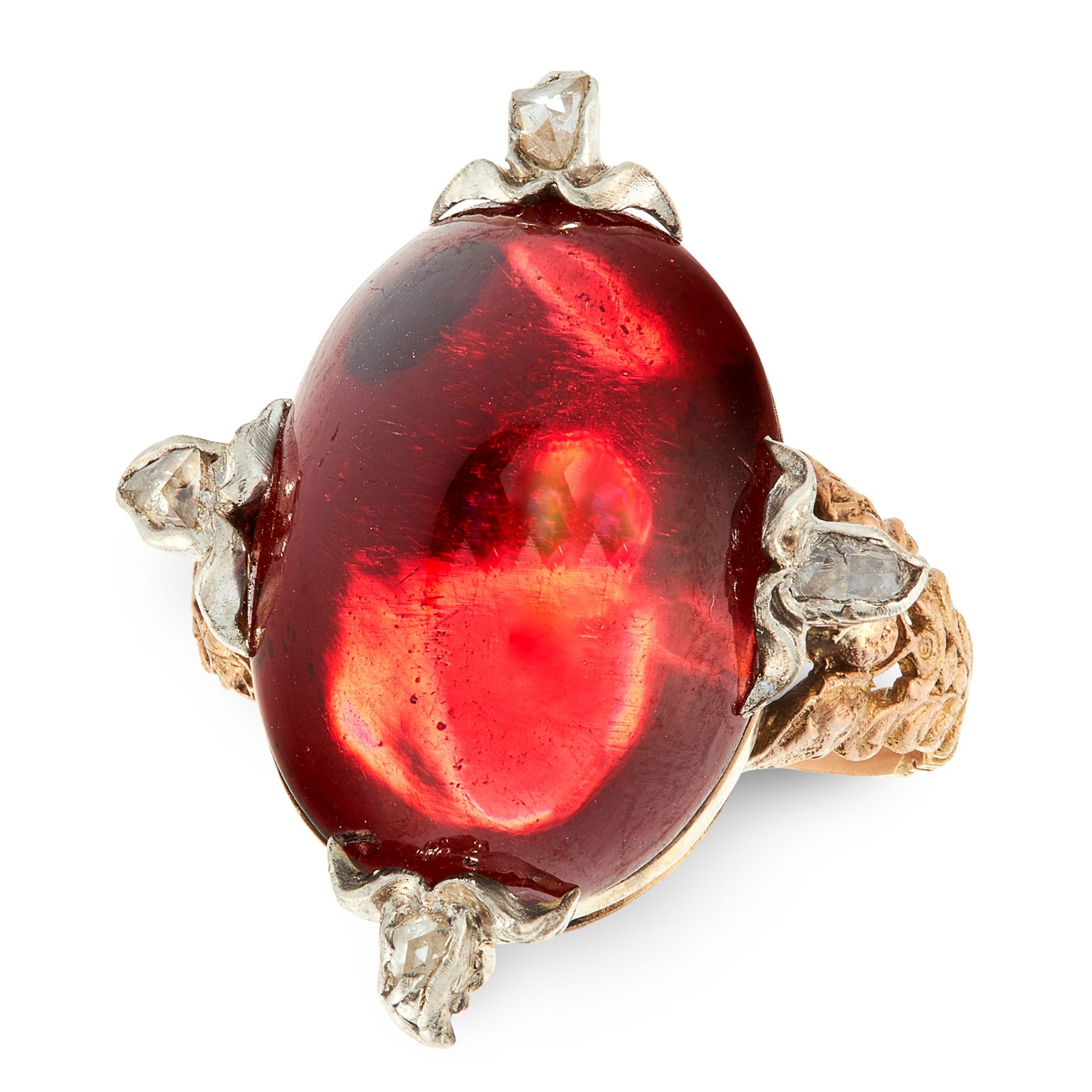 AN ANTIQUE GARNET AND DIAMOND RING in yellow gold and silver, set with an oval cabochon garnet - Bild 2 aus 2