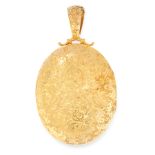 AN ANTIQUE HAIRWORK MOURNING LOCKET PENDANT, 19TH CENTURY in yellow gold, the oval hinged body