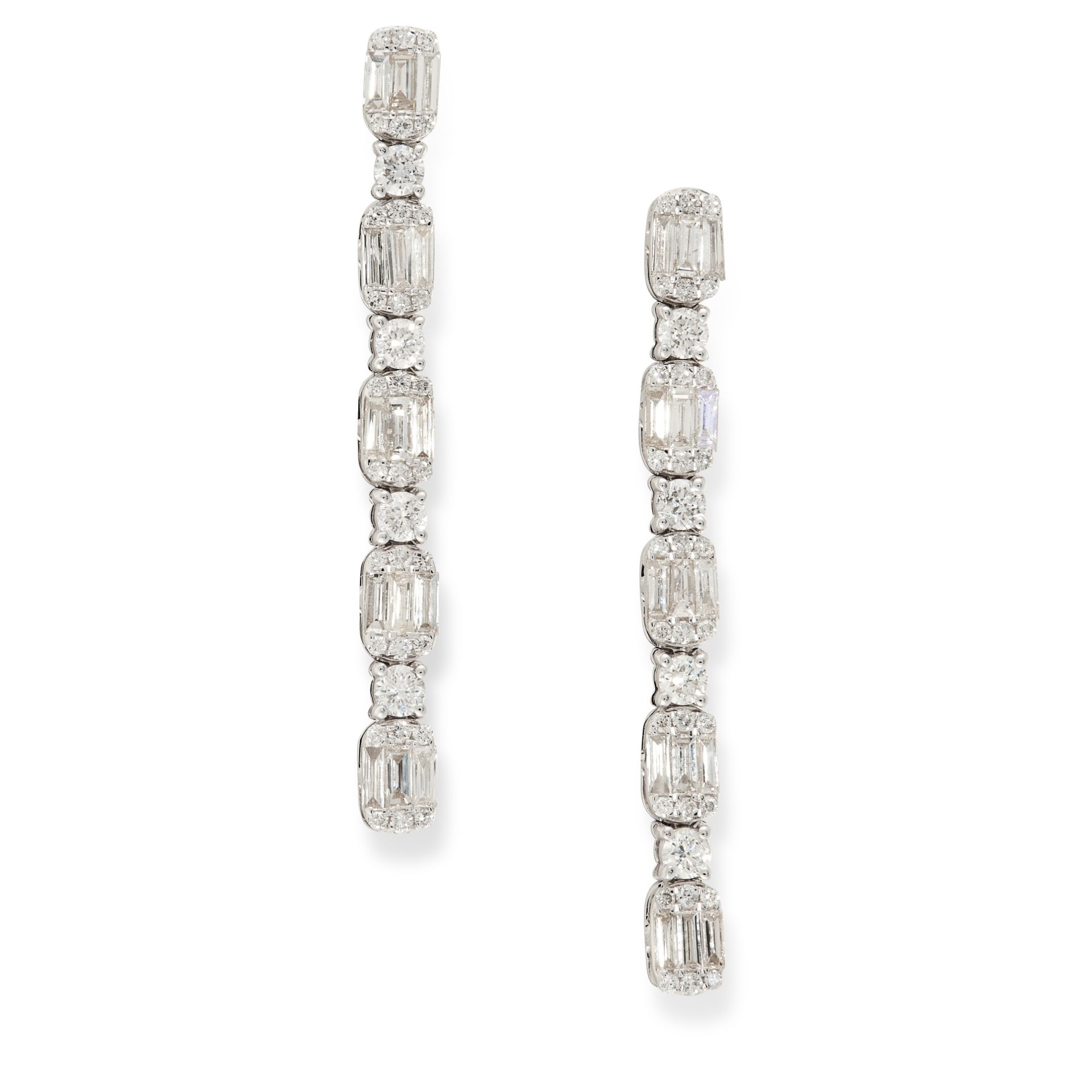 A PAIR OF DIAMOND DROP EARRINGS 18ct in white gold, in drop design, comprising of alternating