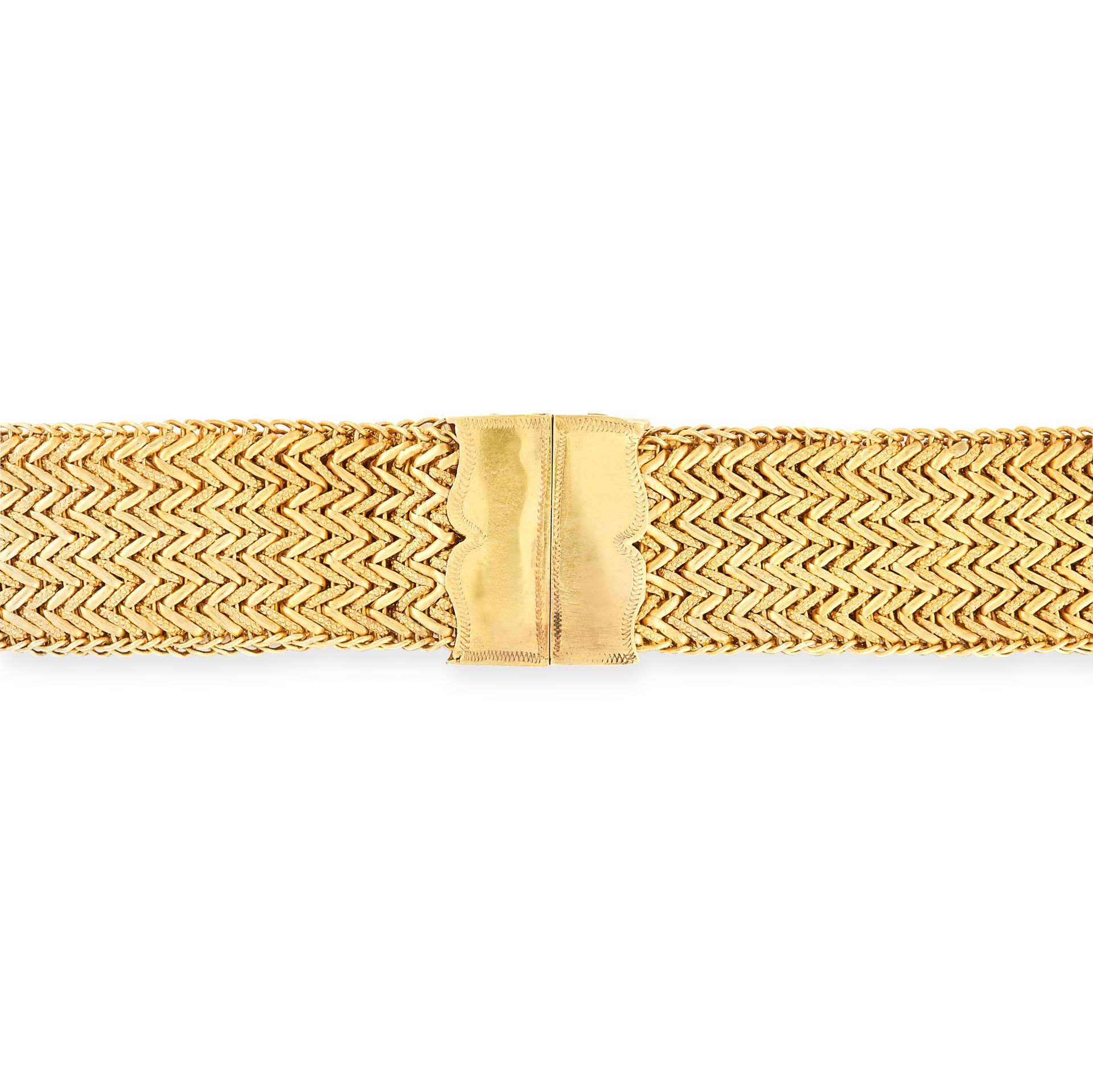 AN ANTIQUE FANCY LINK COLLAR NECKLACE comprising rows of alternating textured and plain