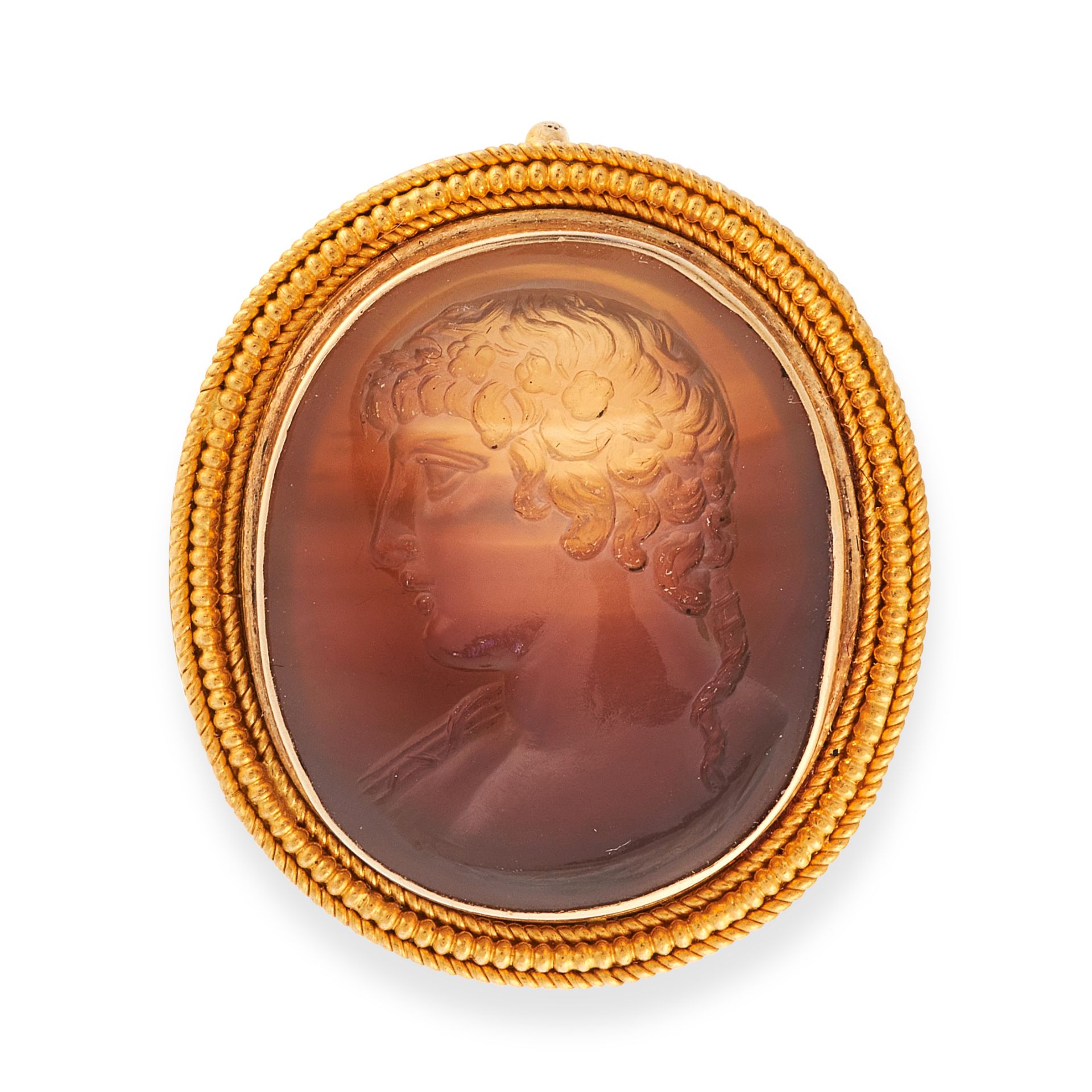 AN ANTIQUE HARDSTONE INTAGLIO BROOCH / PENDANT, 19TH CENTURY in high carat yellow gold, set with