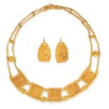 A GOLD NECKLACE AND EARRINGS SET in yellow gold, the necklace comprising of five beaten plaques with